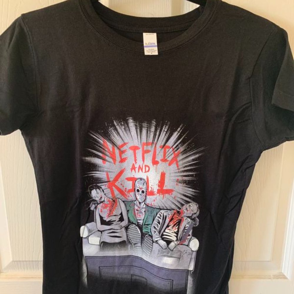 Netflix & Kill Halloween Tee Women’s Size M *NEW